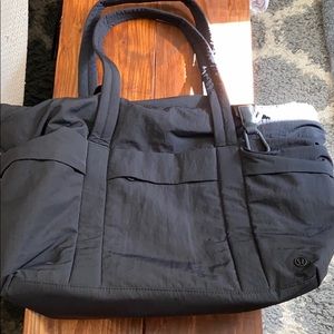 Lululemon on my level duffel 30*L